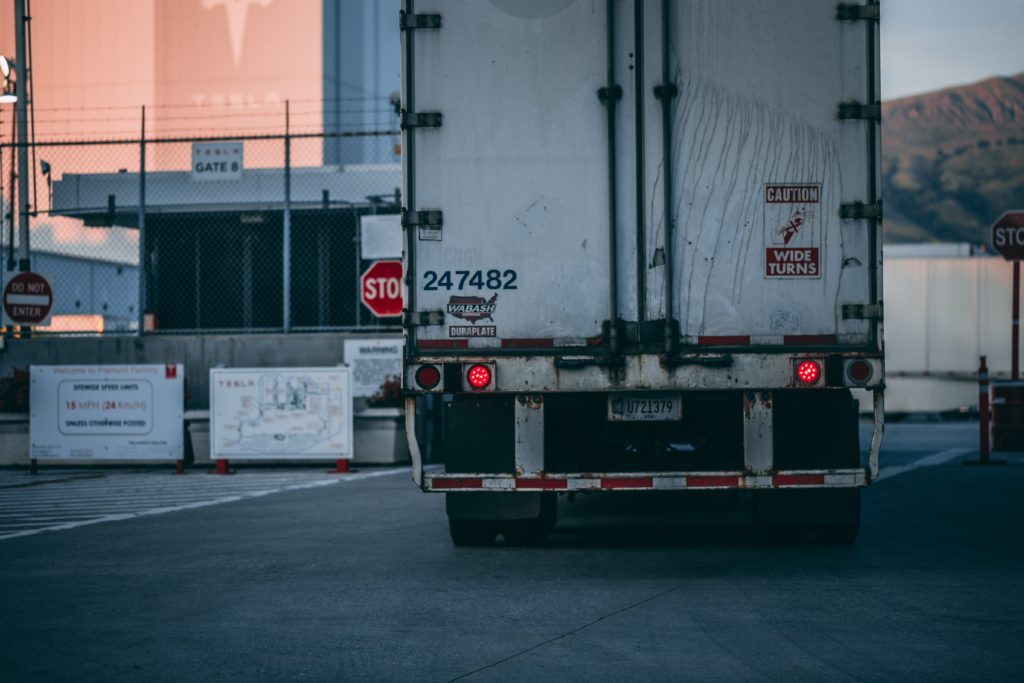 跨州运车行李超重的话可能会让司机在高速上过磅卡车时收到罚款